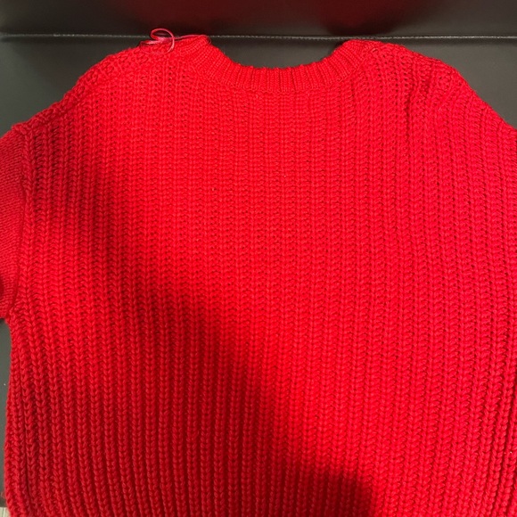 Red Jessica Simpson pullover - Picture 3 of 4